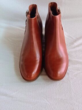 Frye Co Saddle Brown Booties Womens 10b Boden Short Boots Stacked 2" Heel Zip